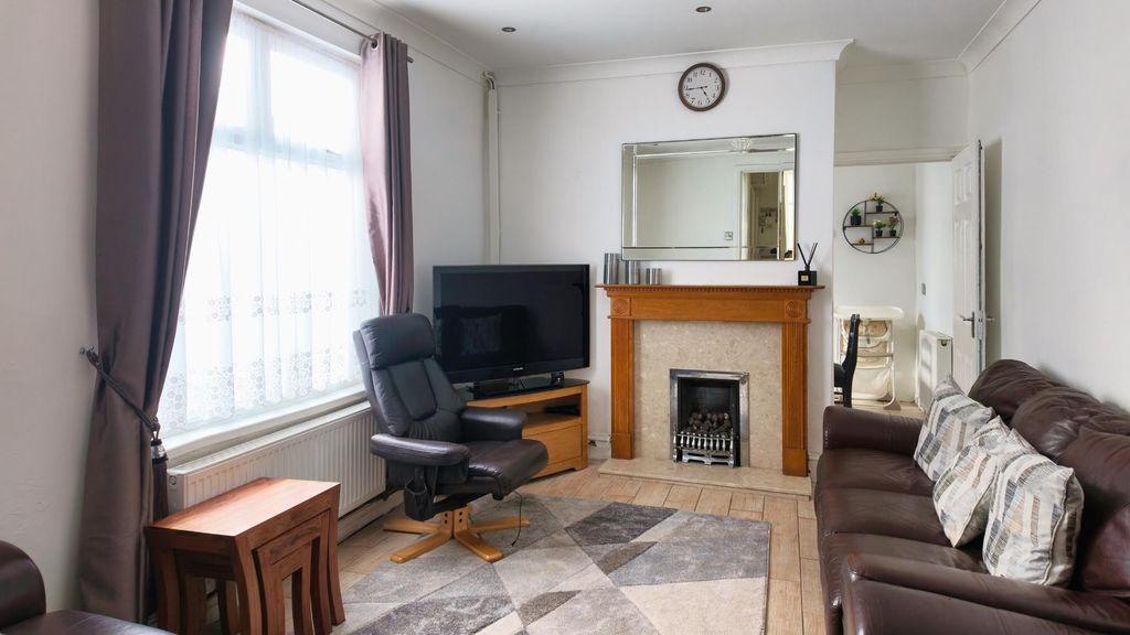 Property photo 3 of 10 Reception Room 2