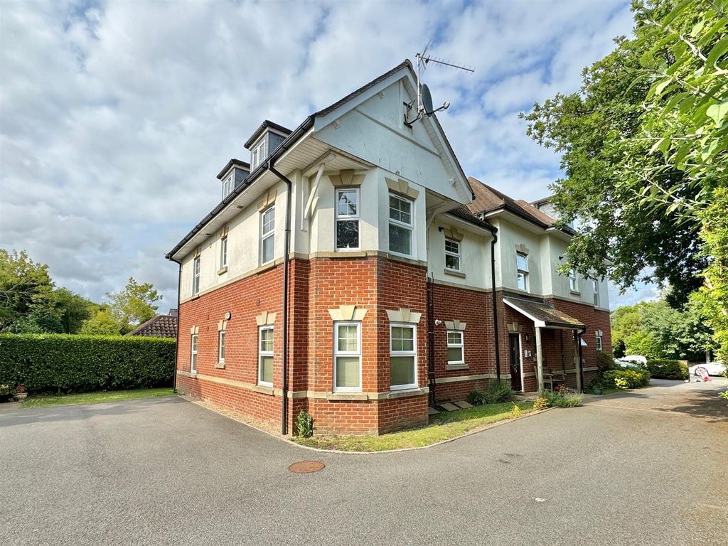 Property photo 1 of 19 Apartment.Jpg