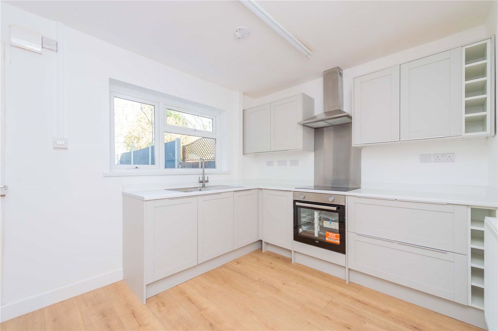 Property photo 3 of 33 Picture No. 20