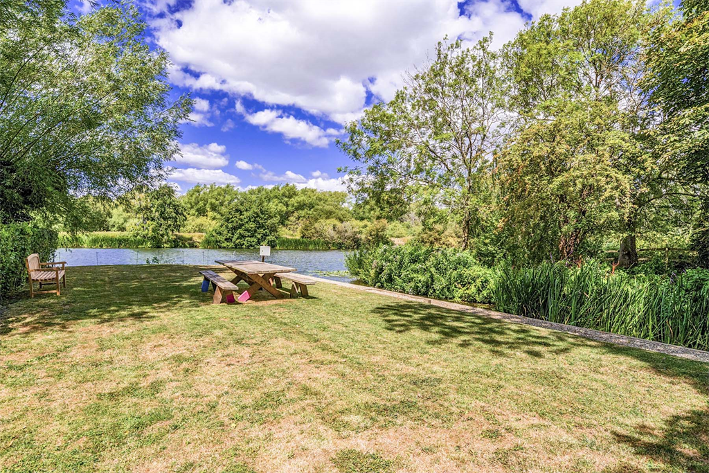 Property photo 3 of 25