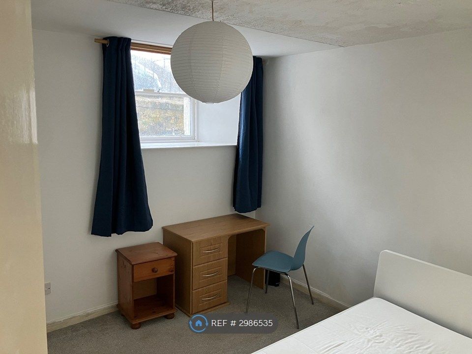 Property photo 3 of 10 Bedroom 2