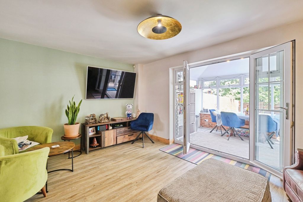 Property photo 3 of 22 Pbox-Img.Jpg