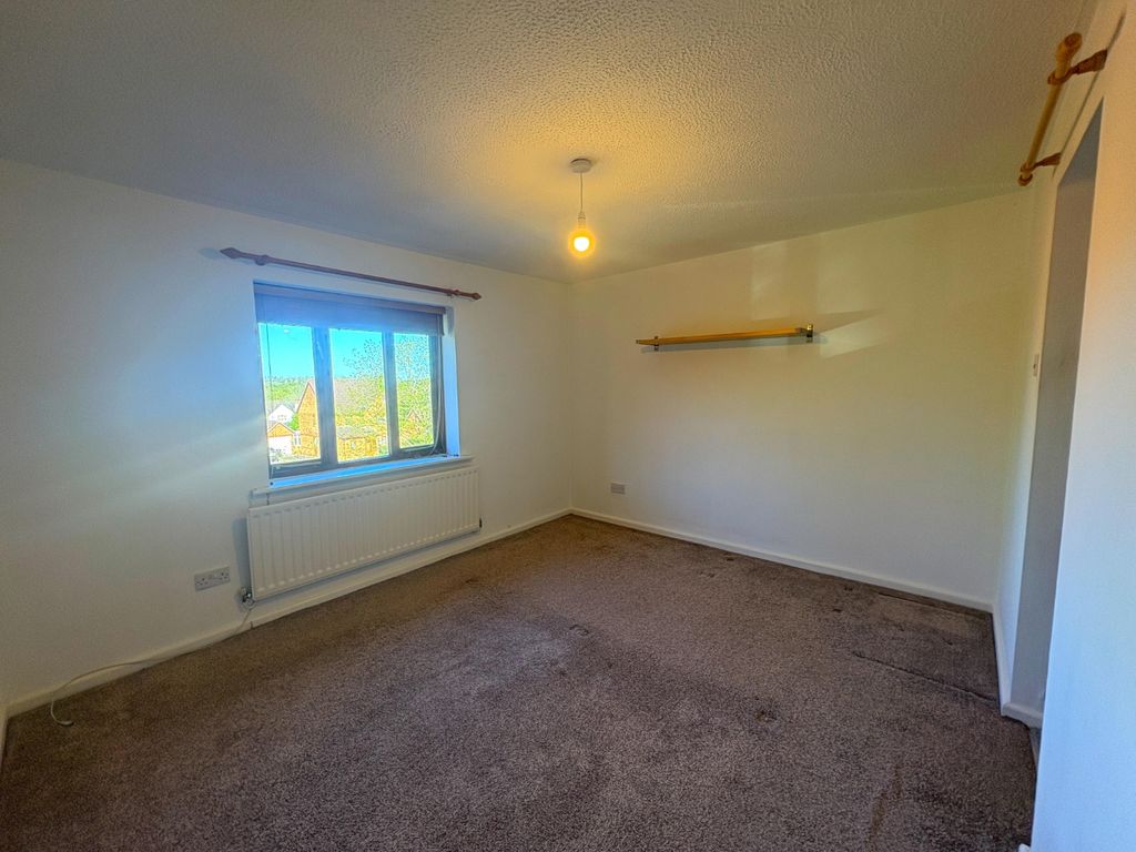 Property photo 3 of 7 Bedroom 1