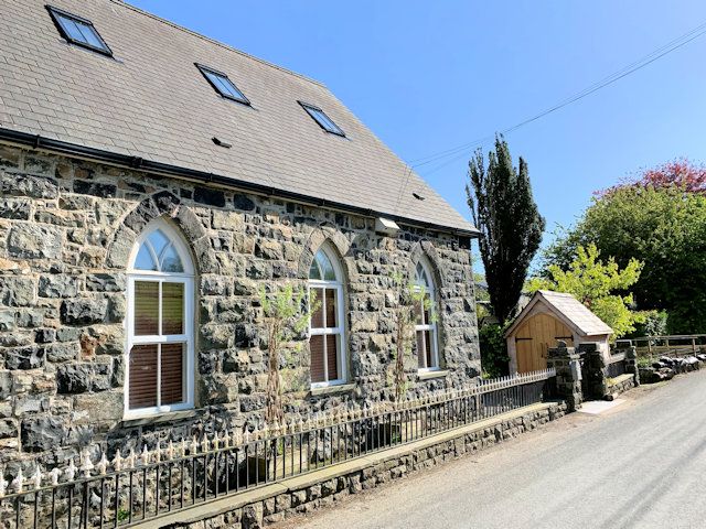 Property photo 2 of 28