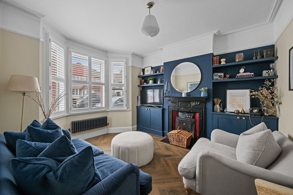 Property photo 3 of 16