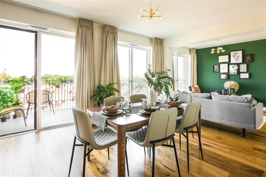 Property photo 3 of 20 Botanicalmews_Sho...