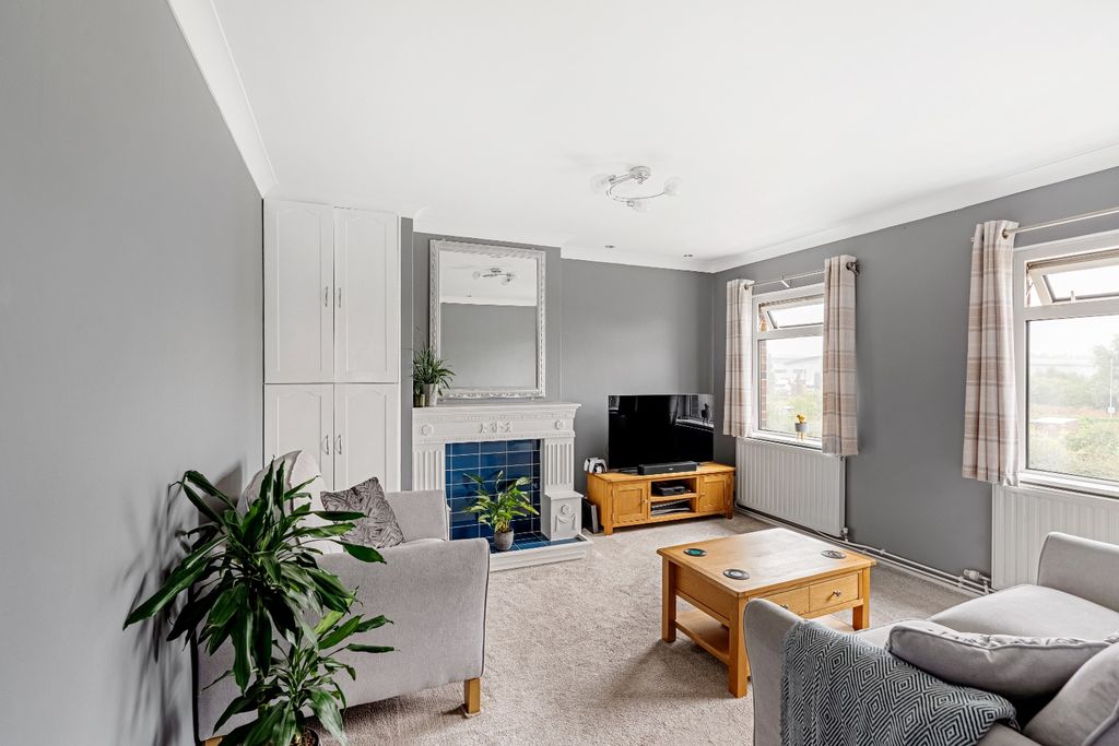 Property photo 2 of 14 3527824
