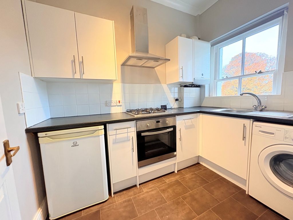 Property photo 2 of 7 Kitchen