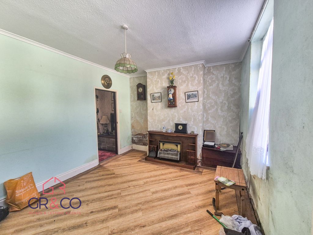 Property photo 2 of 11 Living Room