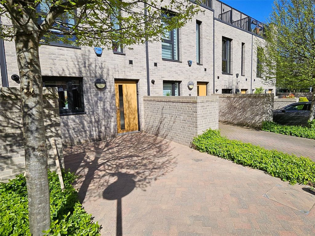 Property photo 3 of 23 Picture No. 24