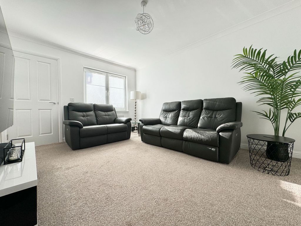 Property photo 3 of 24