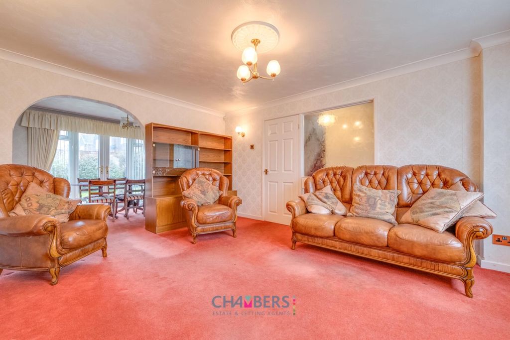 Property photo 2 of 38 Lounge