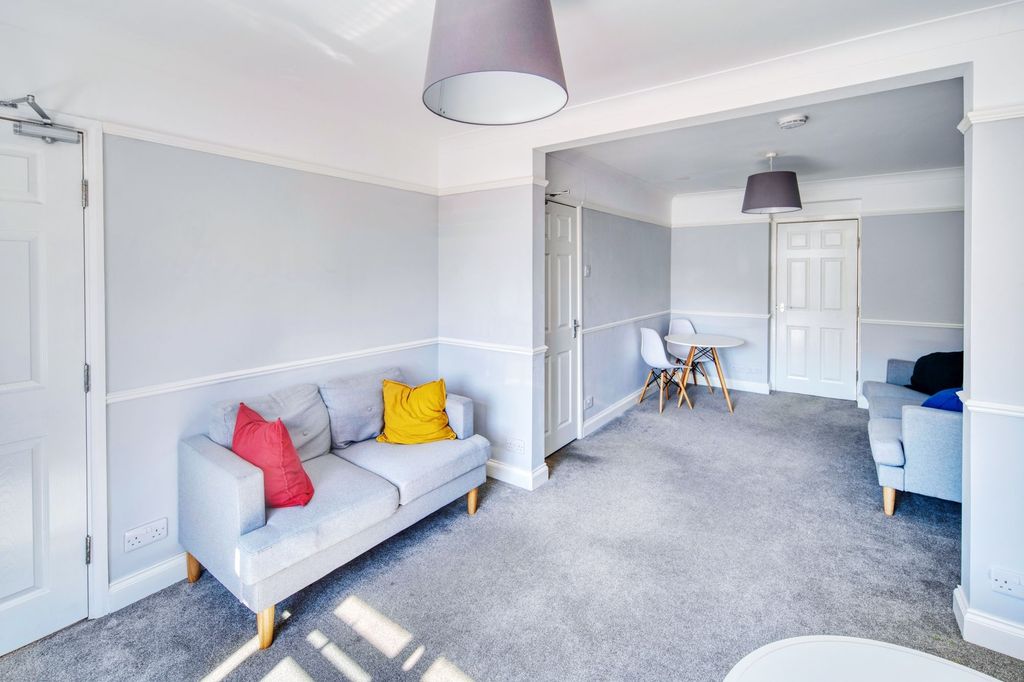 Property photo 1 of 17 Bright, Modern Lounge With Neutral Grey Decor, Two...