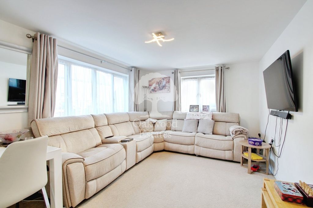 Property photo 2 of 8