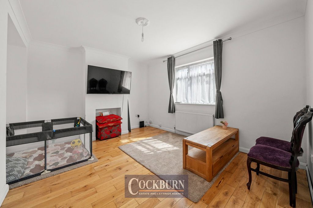 Property photo 2 of 18