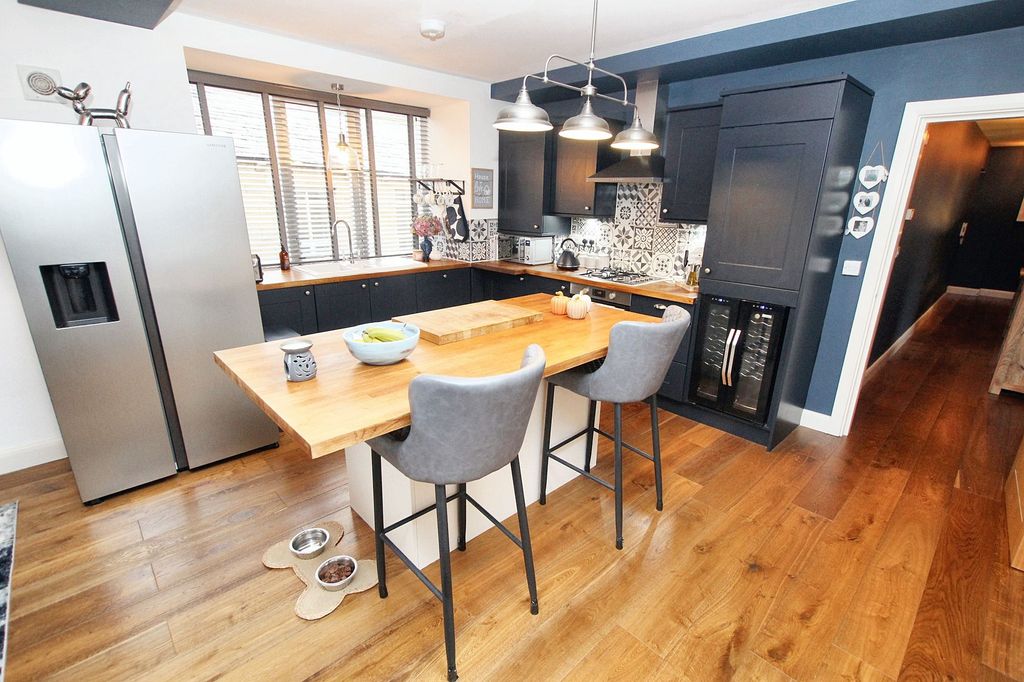 Property photo 3 of 30