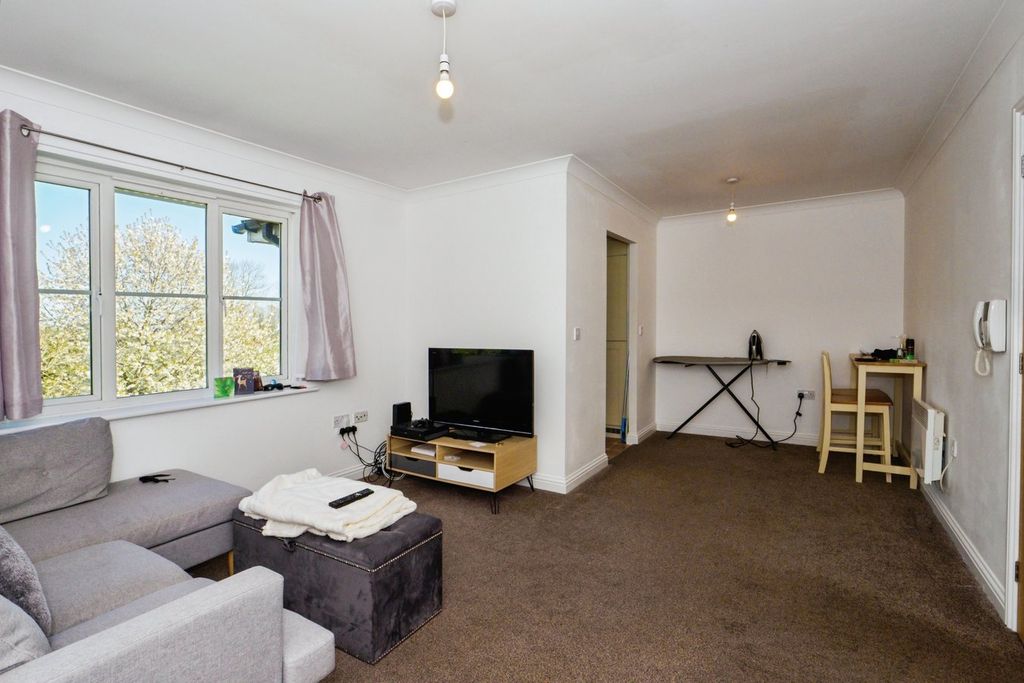 Property photo 3 of 16