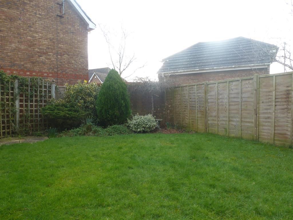 Property photo 2 of 8 Garden