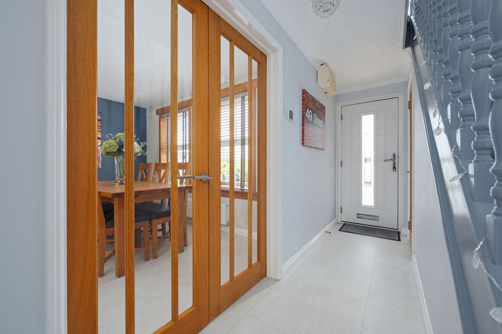 Property photo 2 of 42