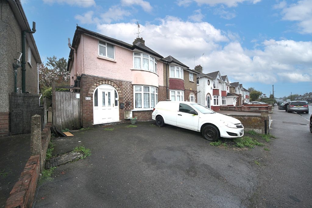 Property photo 1 of 17 5598570