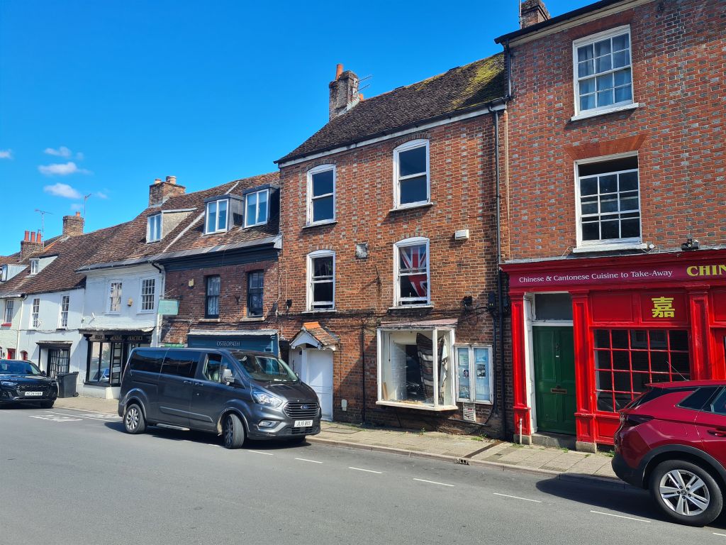 2 bed flat for saleEast Street, Blandford Forum DT11