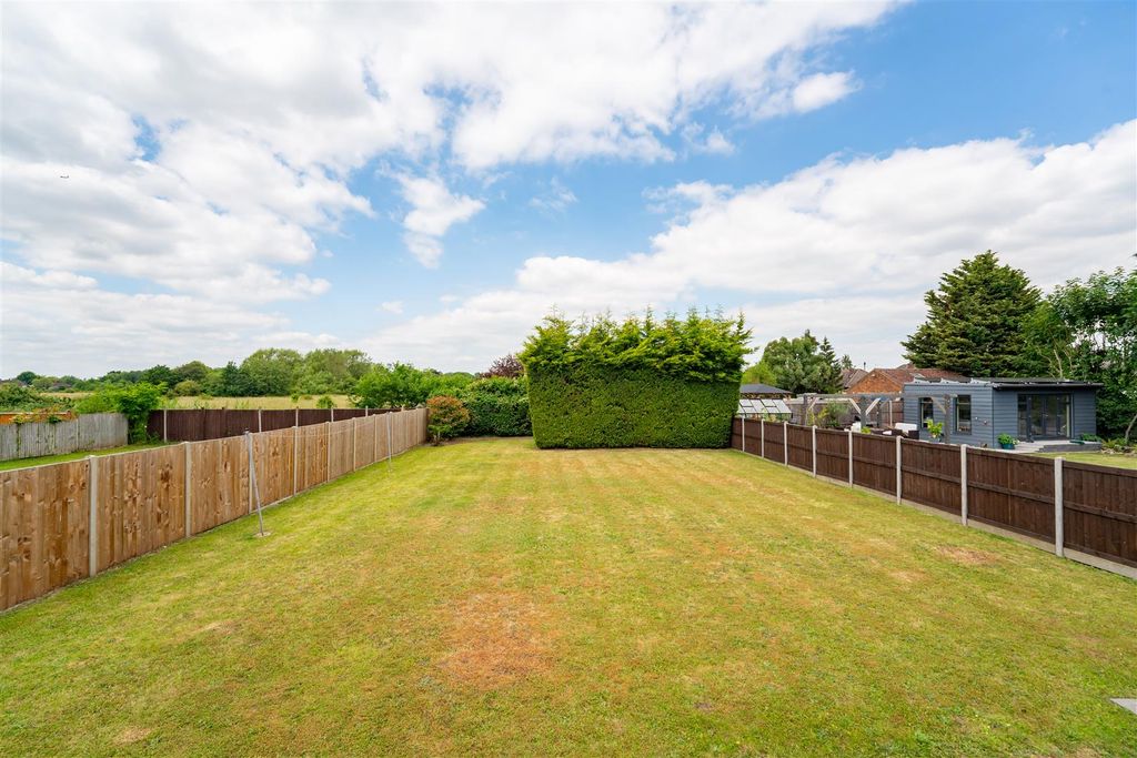 Property photo 2 of 21 27.Jpg