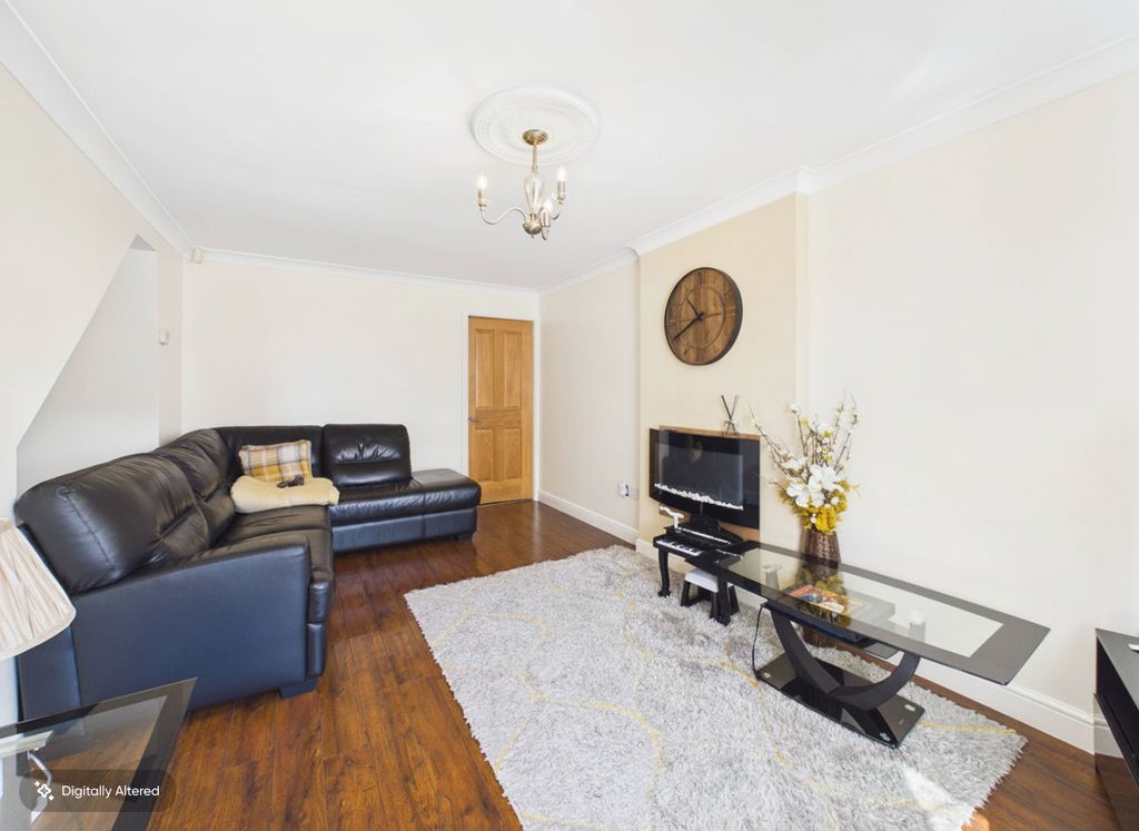 Property photo 2 of 27 Cam01698G0Pr0199Still003001