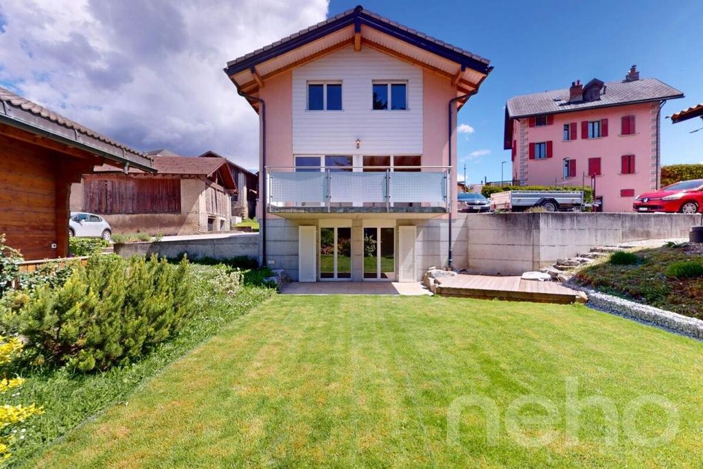 Property photo 2 of 13