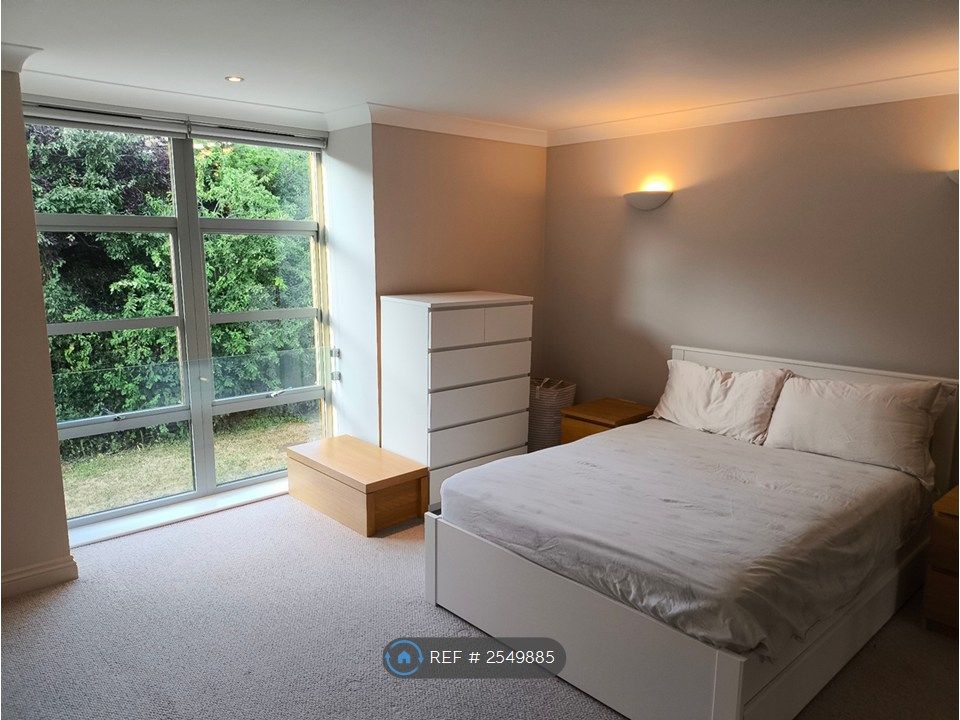 Property photo 3 of 14 Master Bedroom 2