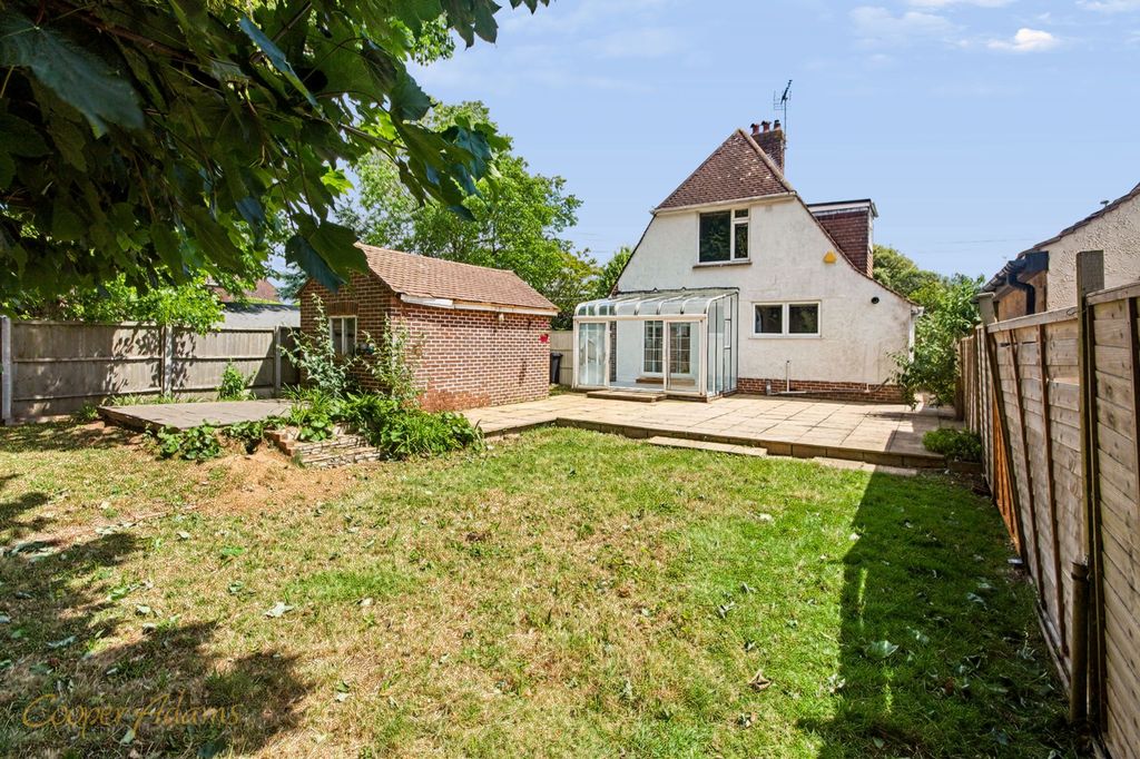 Property photo 3 of 13 Garden