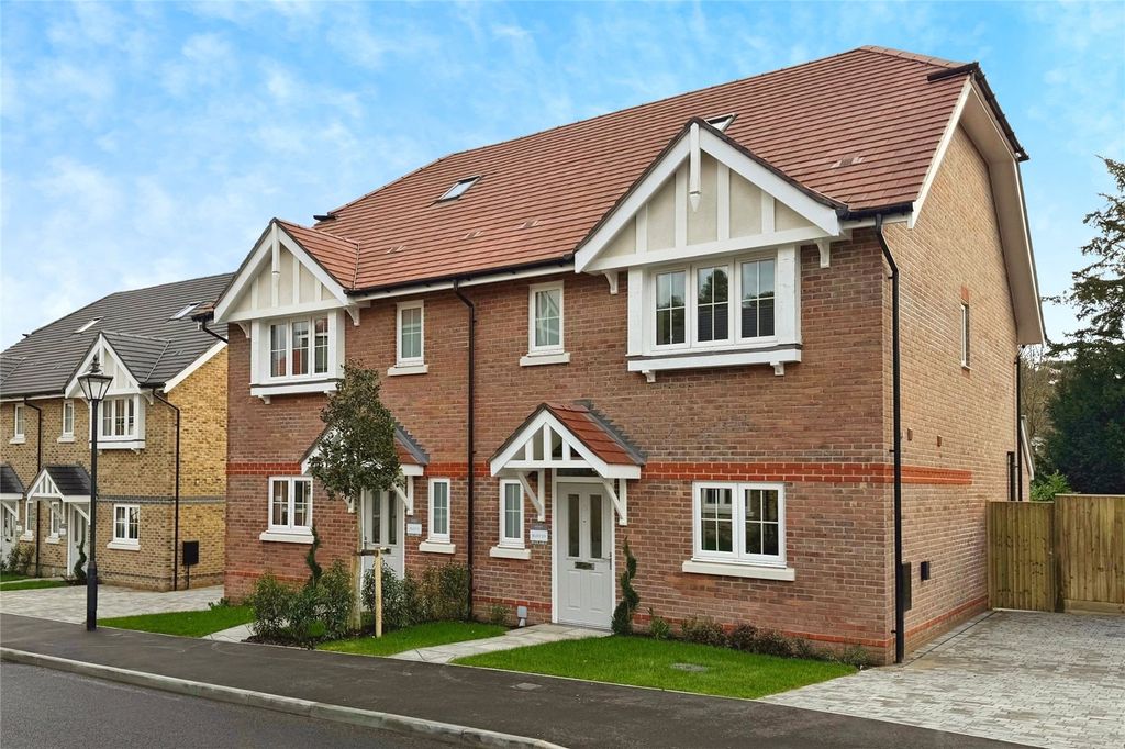 Property photo 1 of 11 External