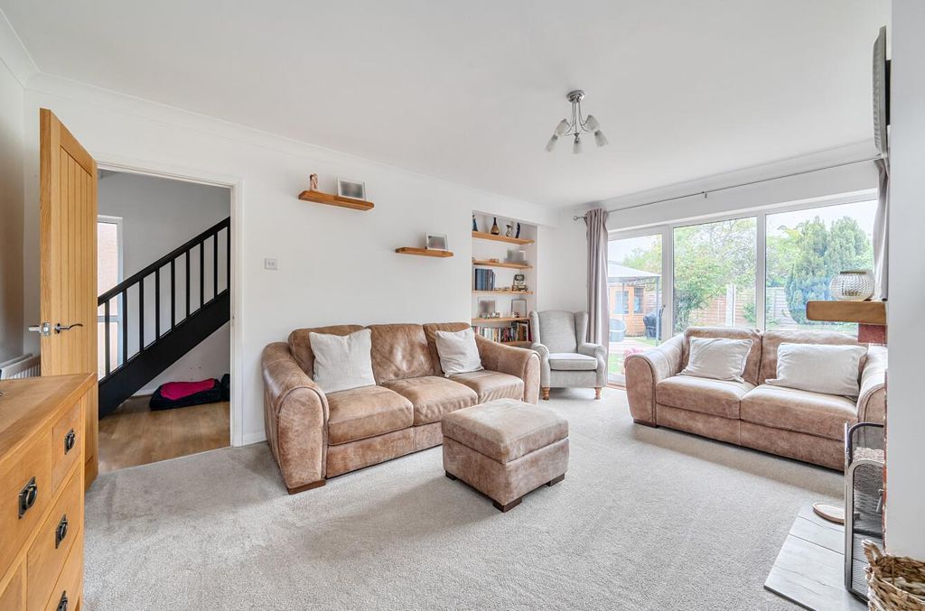 Property photo 2 of 19 1520384-14-6Aa7c772Da3Cf.Jpg