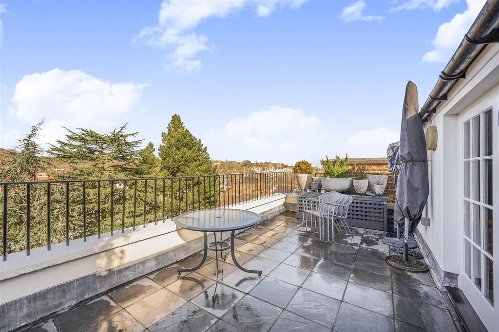 Property photo 3 of 11