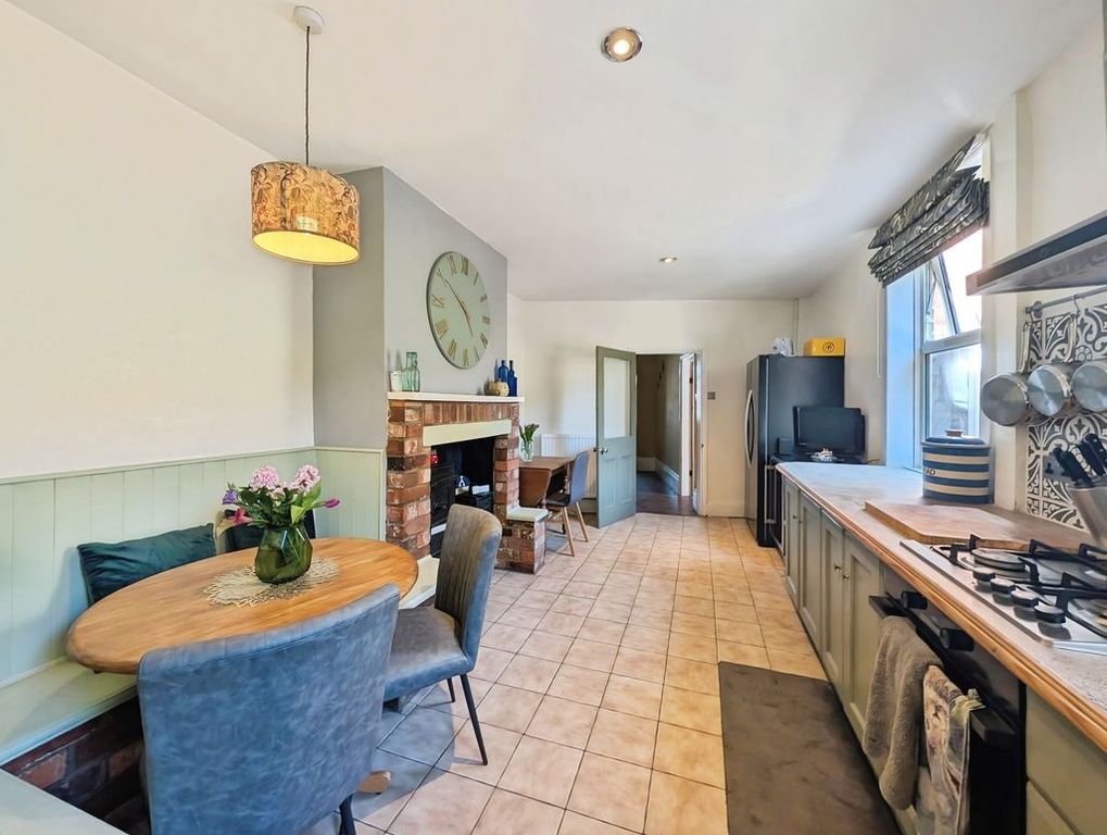 Property photo 2 of 20 Kitchen