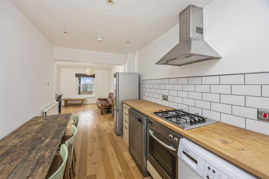 Property photo 2 of 14 Powis Square, 22, Flat 5-006.Jpg