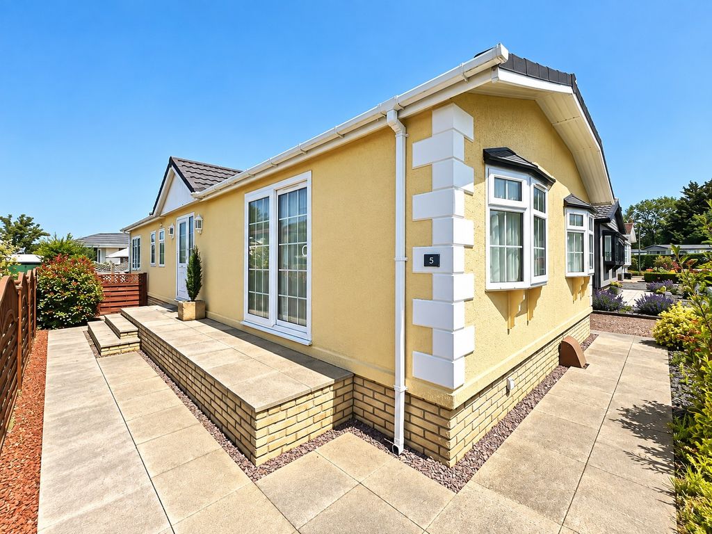 Property photo 1 of 27
