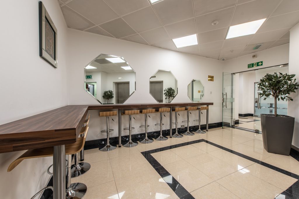 Property photo 1 of 7 Dowgate Hill Cannon Street