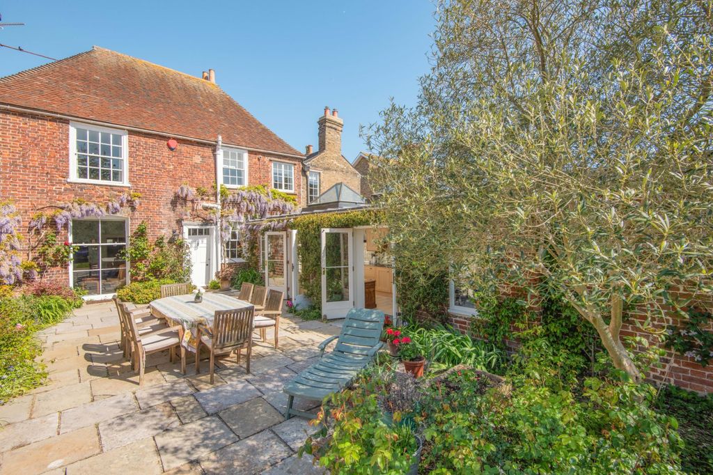 Property photo 1 of 19 Piers House