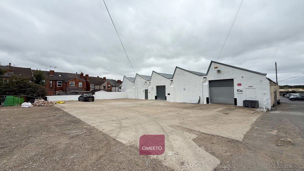 Property photo 1 of 11 Unit To Let