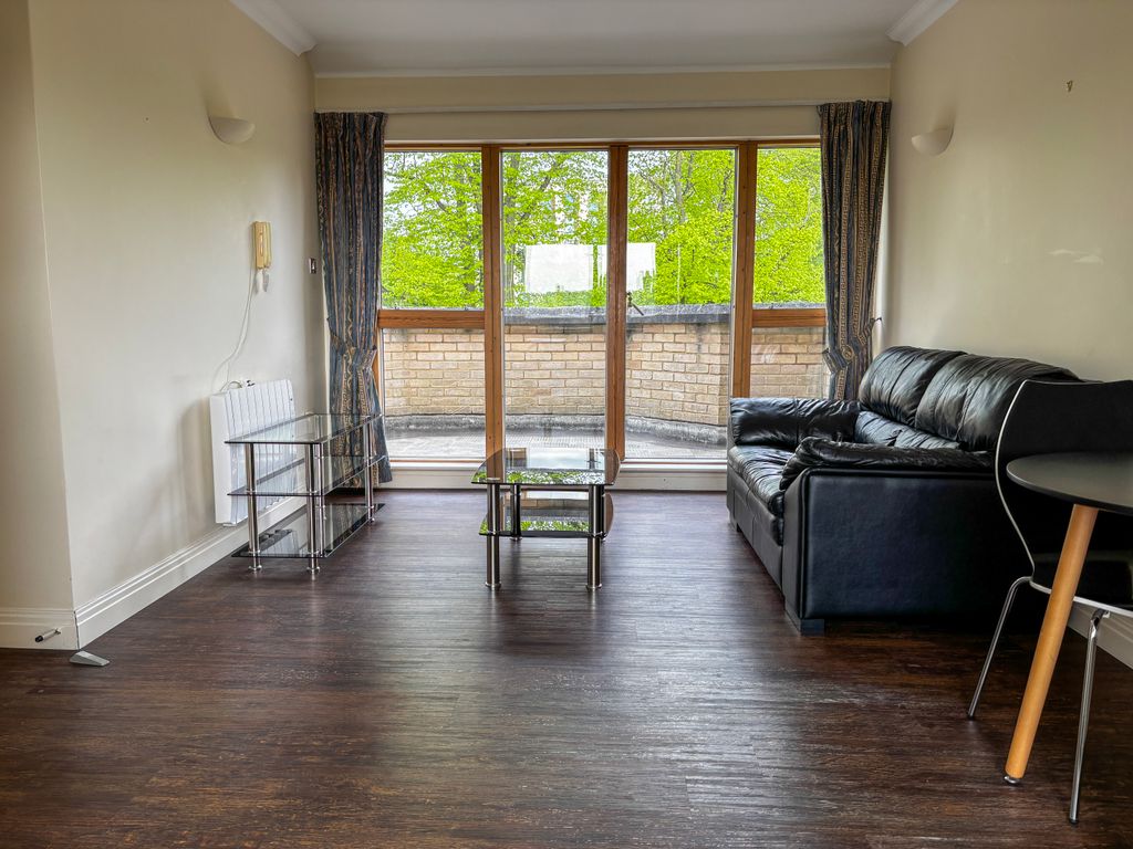 Property photo 2 of 13 Lounge