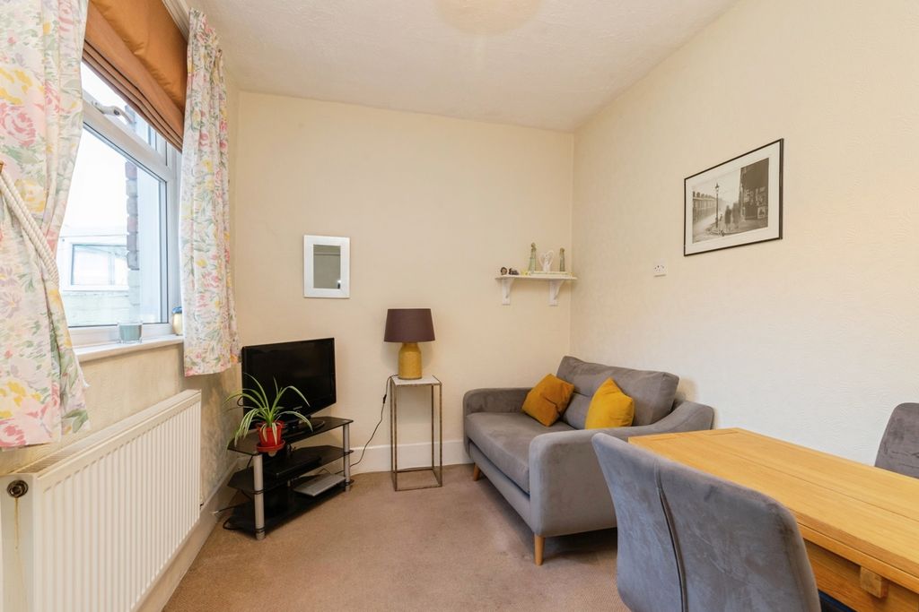 Property photo 3 of 15 Dining Room