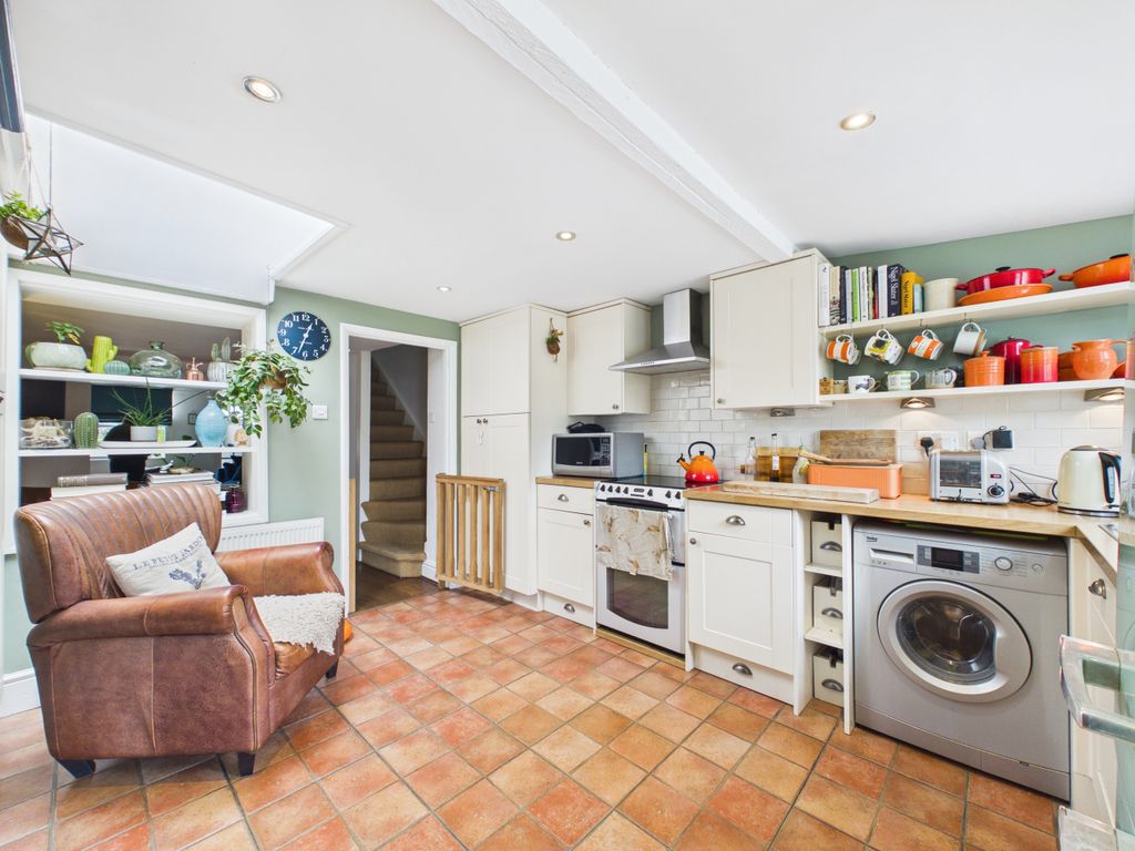 Property photo 3 of 13 Cam02536G0-Pr0115-Still014