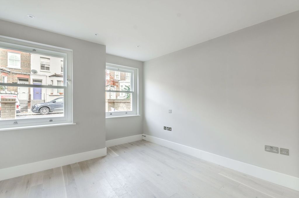 Property photo 2 of 5