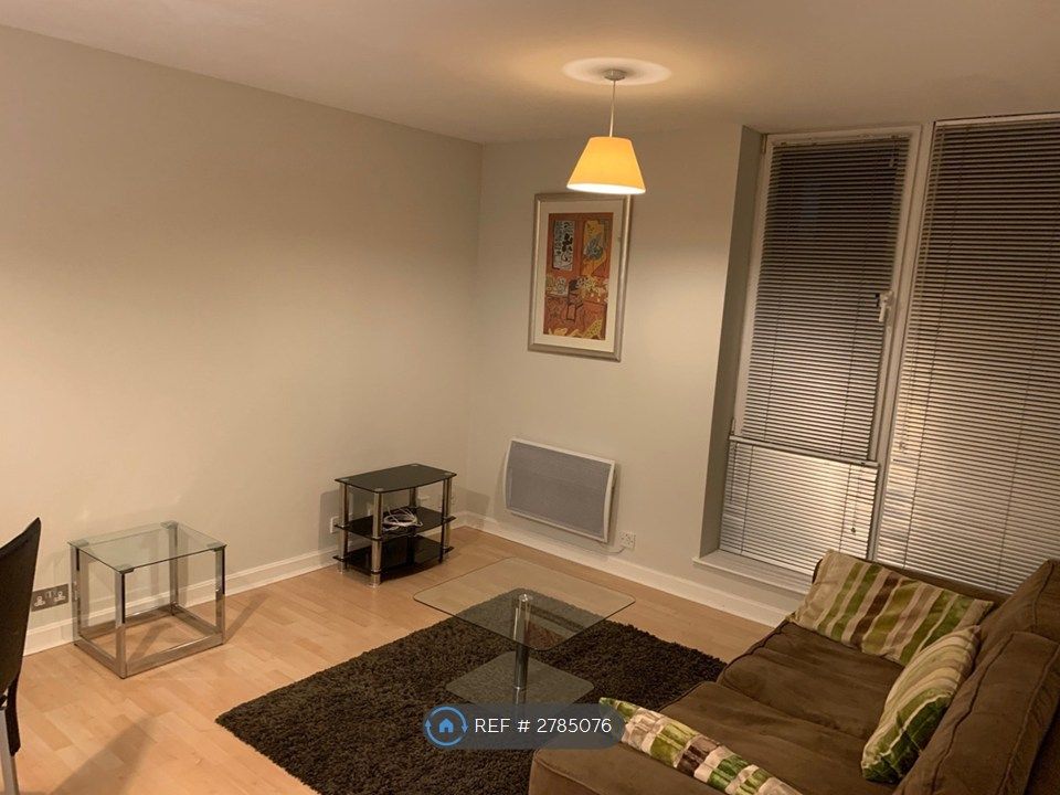 Property photo 1 of 7 Lounge