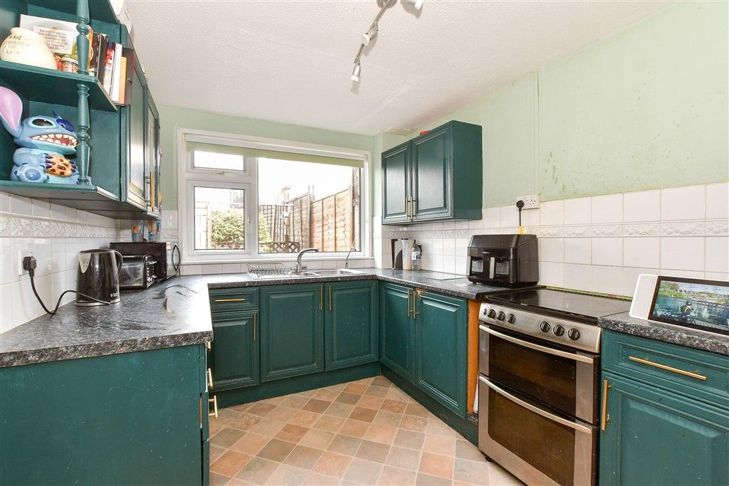 Property photo 3 of 8 Kitchen/ Dining Room