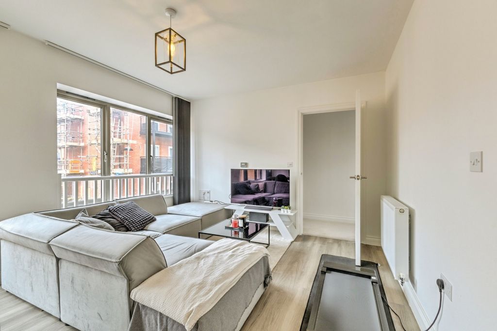 Property photo 3 of 12 Lounge Diner