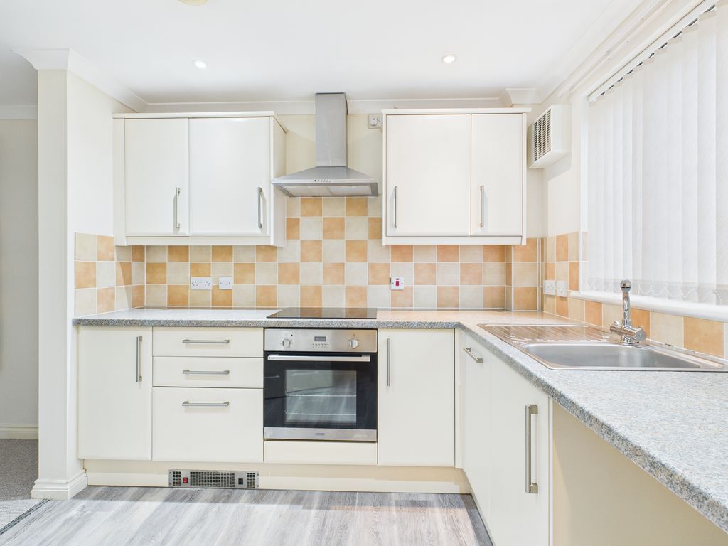 Property photo 2 of 16 Kitchen