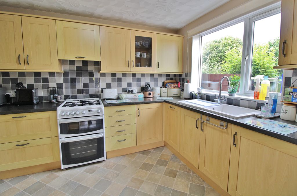 Property photo 3 of 26