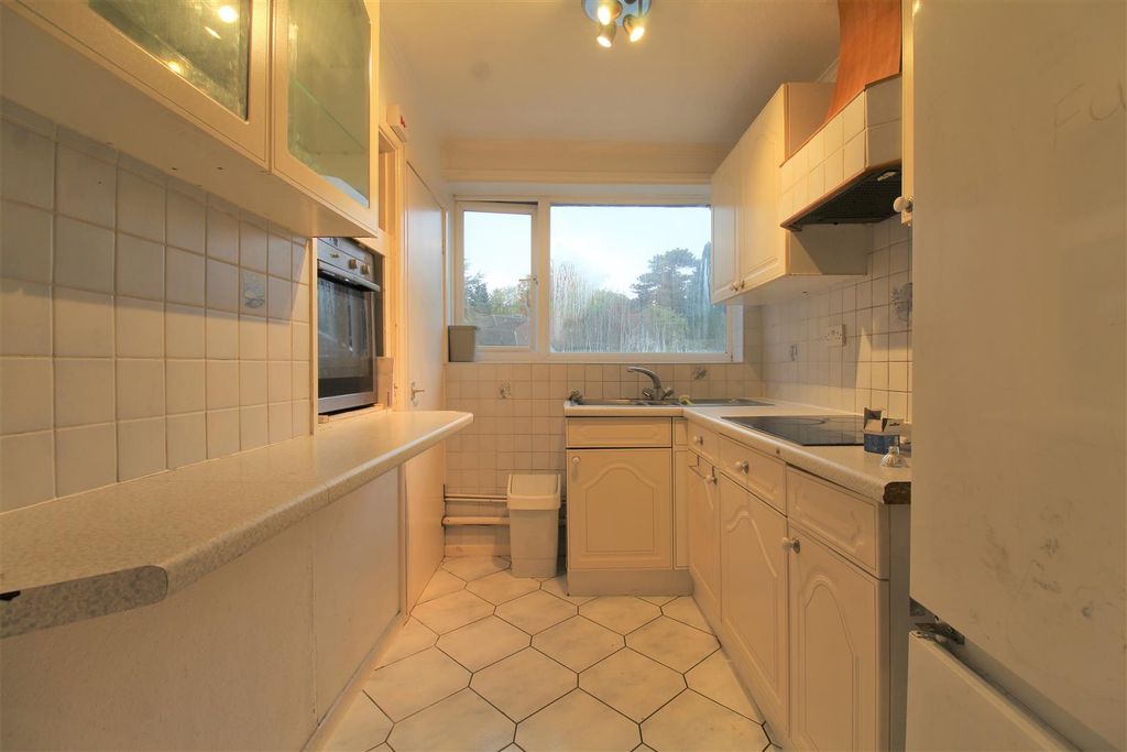 Property photo 3 of 6 3 Kitchen.Jpg