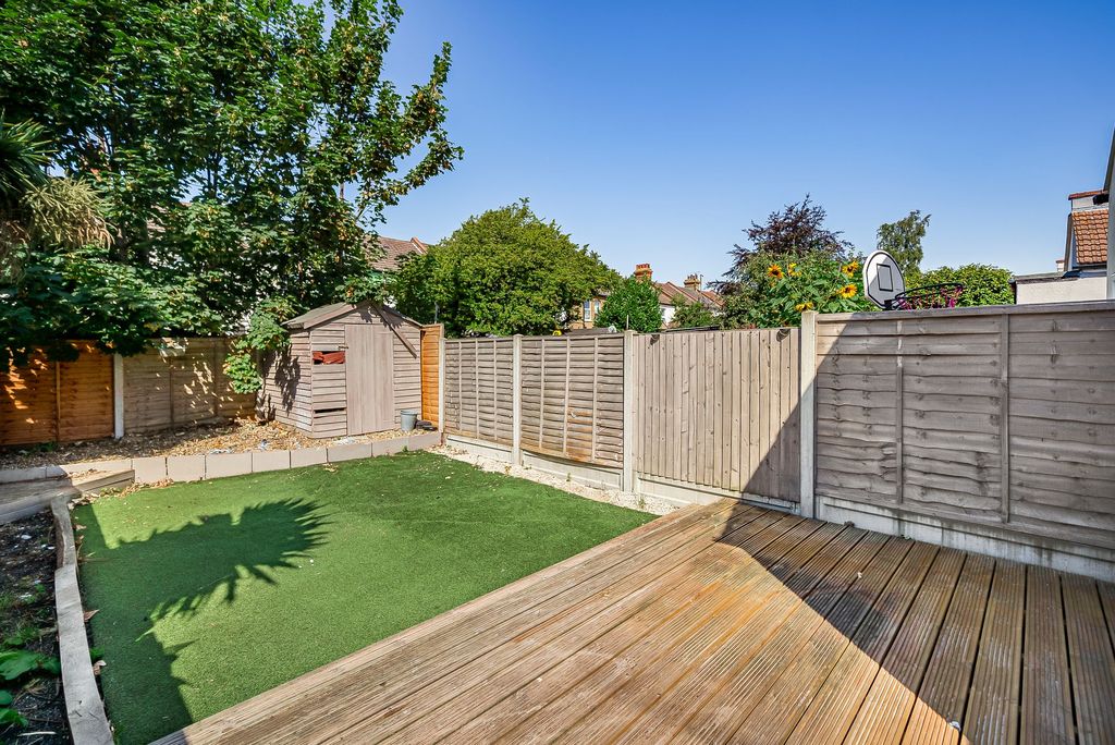 Property photo 2 of 17